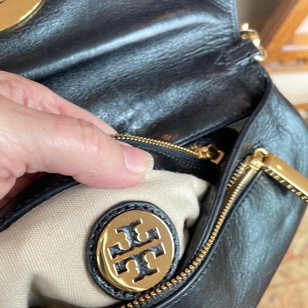🛍🛍HOST PICK🛍🛍Stunning Tory Burch Crossbody leather bag - Picture 8 of 12